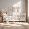 Habitación de bebé acogedora y luminosa con decoración encantadora.